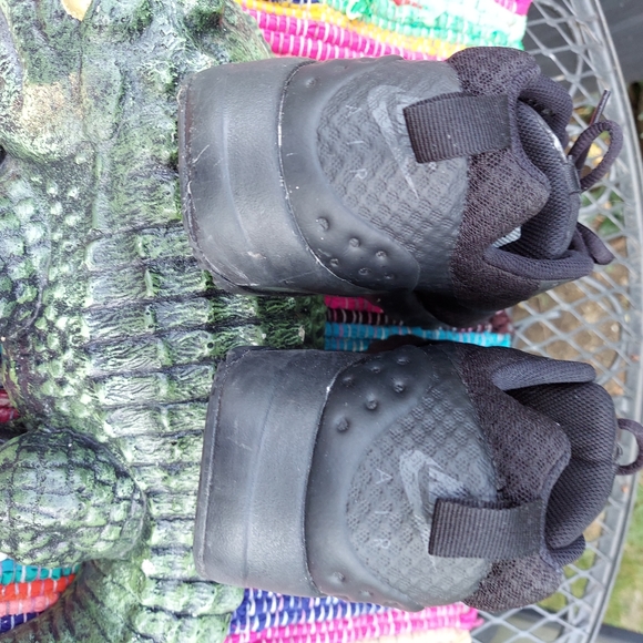 Nike air max motion low running sneakers Sz 9.5 - Picture 7 of 9